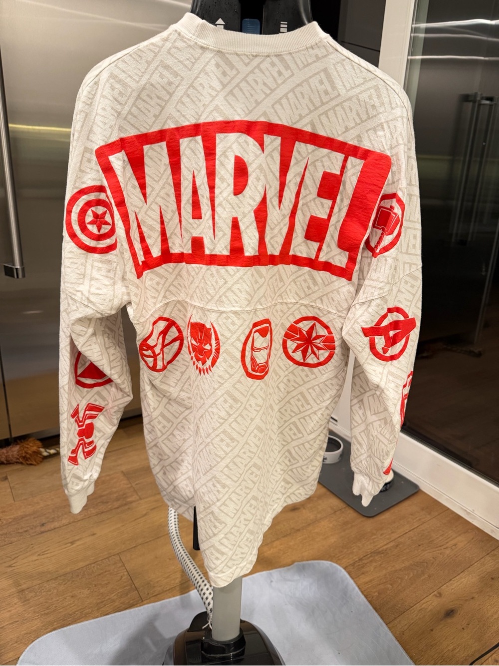 Disney Parks Marvel Men's White and Red Graphic T-Shirt size Med
